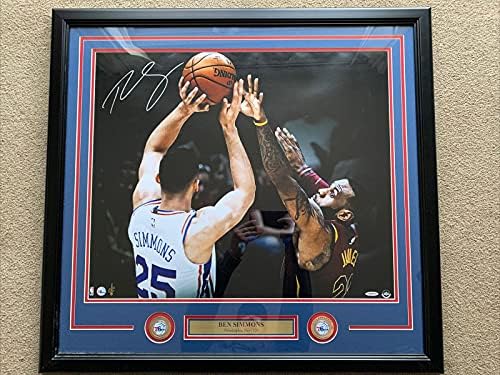Ben Simmons Autográf, Aláírt 76ers 20x24 Fotó Vs Lebron James Keretes Felső szint - Dedikált NBA-Fotók